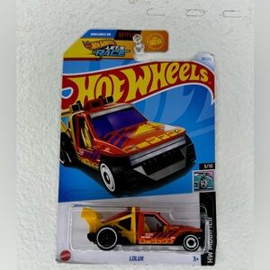 New Hot Wheels LOLUX
Packaging is in good condition.